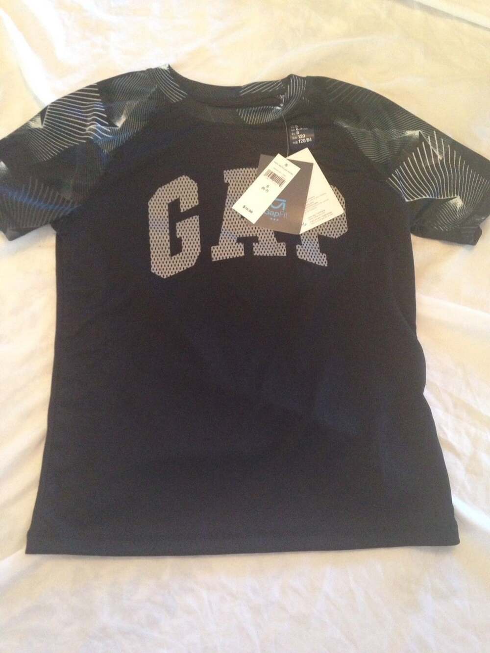 Boy's Gap Fit Shirt Small (6-7) Graphic T Shirt NWT